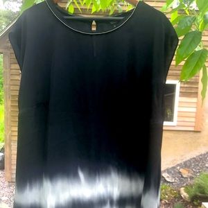 Simply Vera Sleeveless Blouse